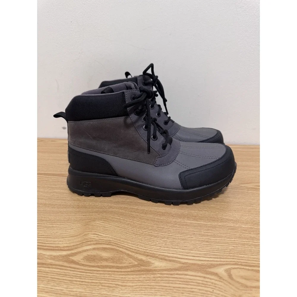 UGG Men's Emmett Duck Boot Waterproof‎  Size 10 Dark Grey/Black 1115834 EUC